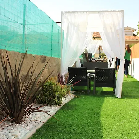 Amelia's House Hostel