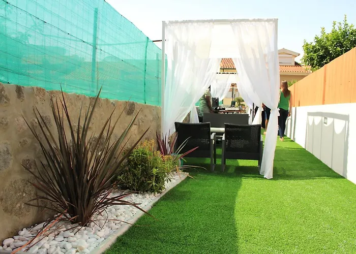 Amelia's House Hostel