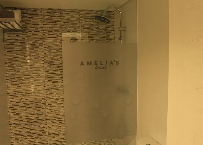 Amelia's House Hostel *